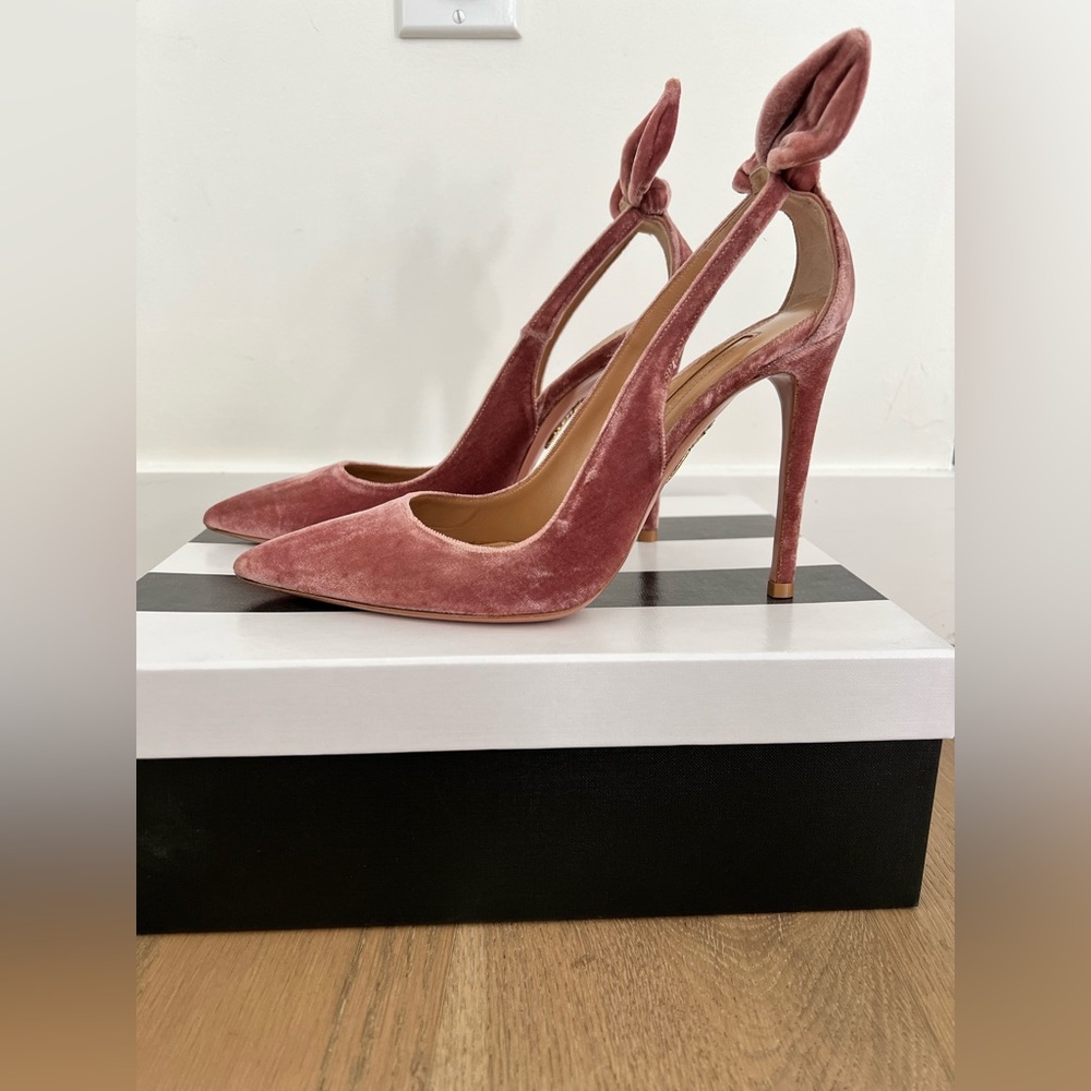 Aquazzura Deneuve Bow Tie Pump Heels Antique Rose Velvet 105mm 38 EUC